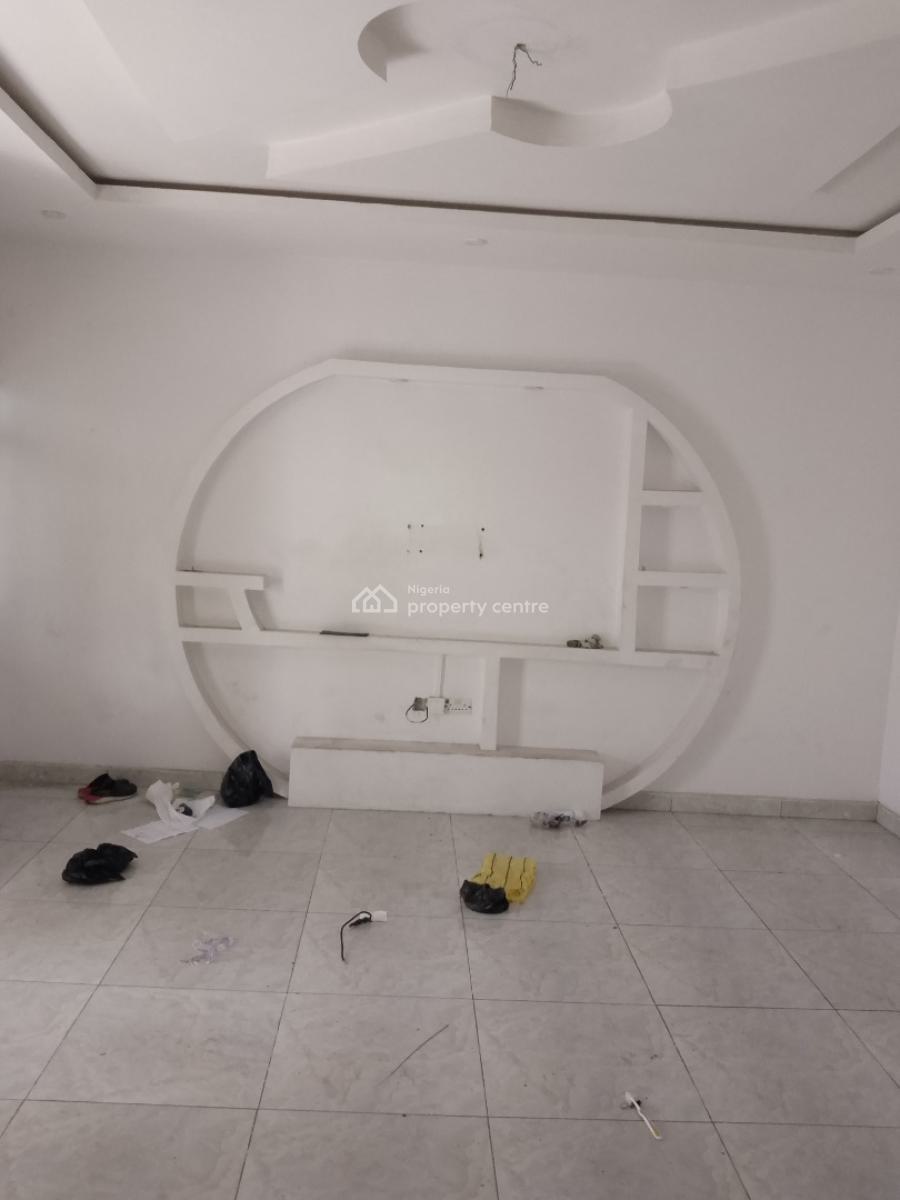 Massive 2bedroom Flat, Off Ologunfe Awoyaya Ibeju-lekki, Awoyaya, Ibeju Lekki, Lagos, Flat / Apartment for Rent