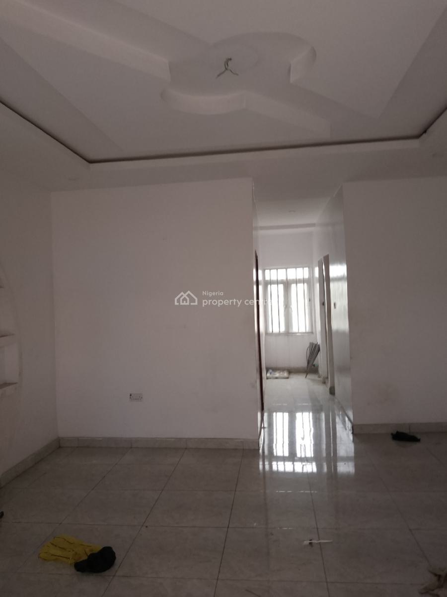 Massive 2bedroom Flat, Off Ologunfe Awoyaya Ibeju-lekki, Awoyaya, Ibeju Lekki, Lagos, Flat / Apartment for Rent
