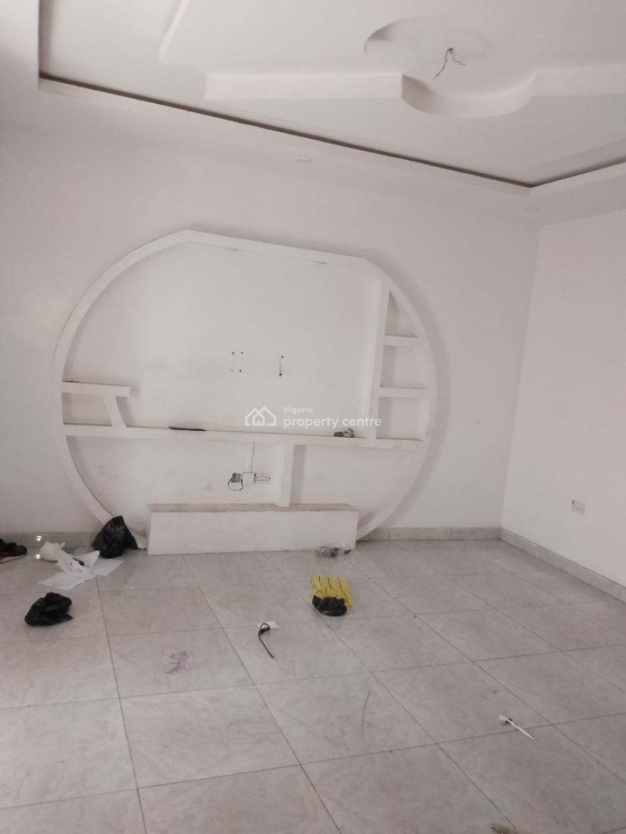 Massive 2bedroom Flat, Off Ologunfe Awoyaya Ibeju-lekki, Awoyaya, Ibeju Lekki, Lagos, Flat / Apartment for Rent