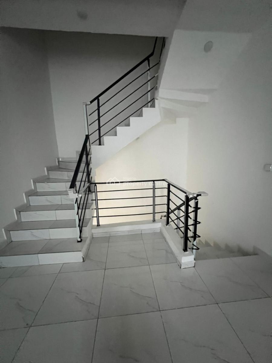Extremely Spacious 5 Bedroom Semi-detached, Ikate Elegushi, Lekki, Lagos, Semi-detached Duplex for Sale