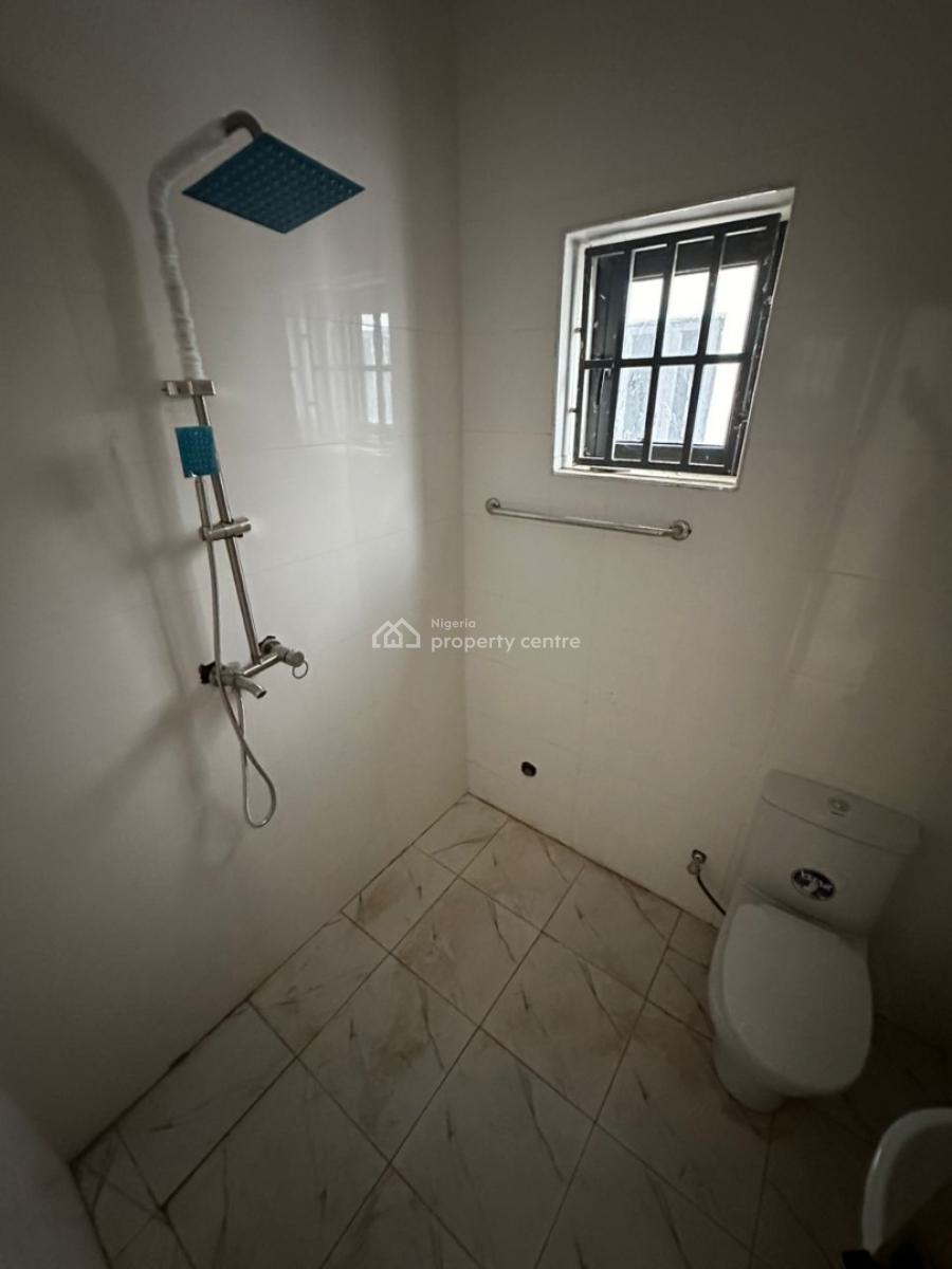 Well Built 4 Beds Detached Duplex  1 Room Bq, Guzape District, Abuja, Detached Duplex for Sale