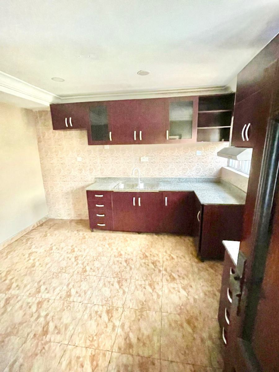 Well Maintained 3 Bedroom Apartment with a Bq, Freedom Way Ikate Lagos, Lekki, Lagos, House for Rent