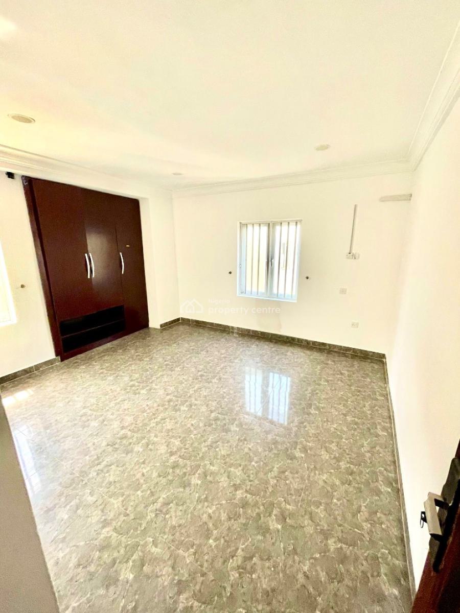 Well Maintained 3 Bedroom Apartment with a Bq, Freedom Way Ikate Lagos, Lekki, Lagos, House for Rent