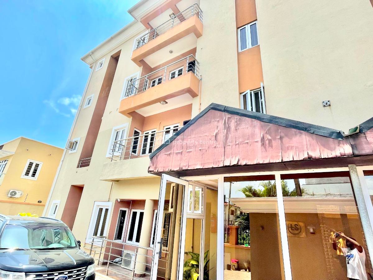 Well Maintained 3 Bedroom Apartment with a Bq, Freedom Way Ikate Lagos, Lekki, Lagos, House for Rent