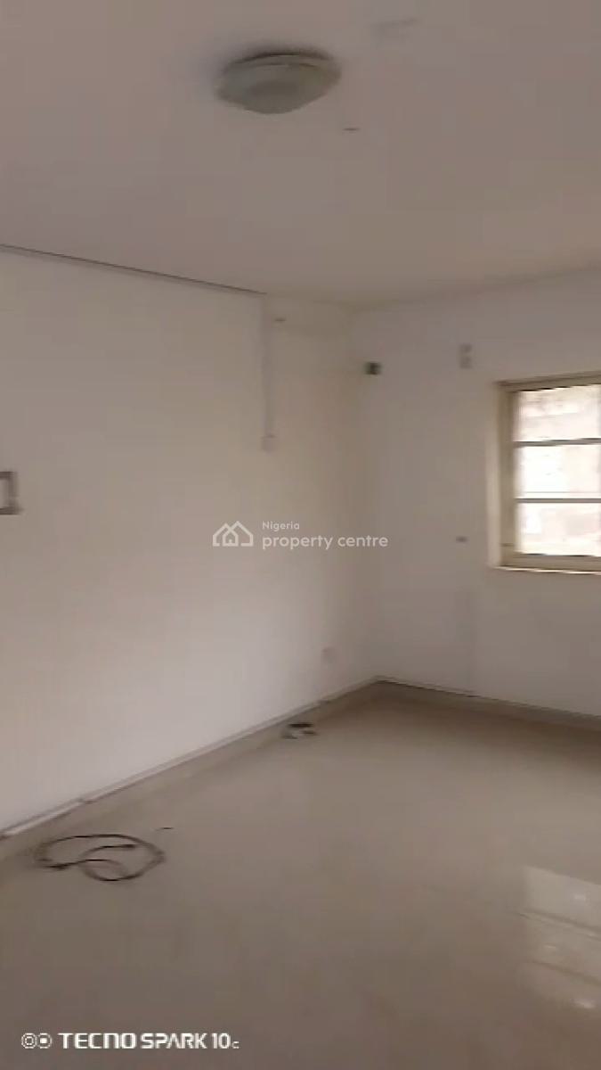 Spacious 2 Bedroom Apartment, Onigbongbo, Maryland, Lagos, Flat / Apartment for Rent