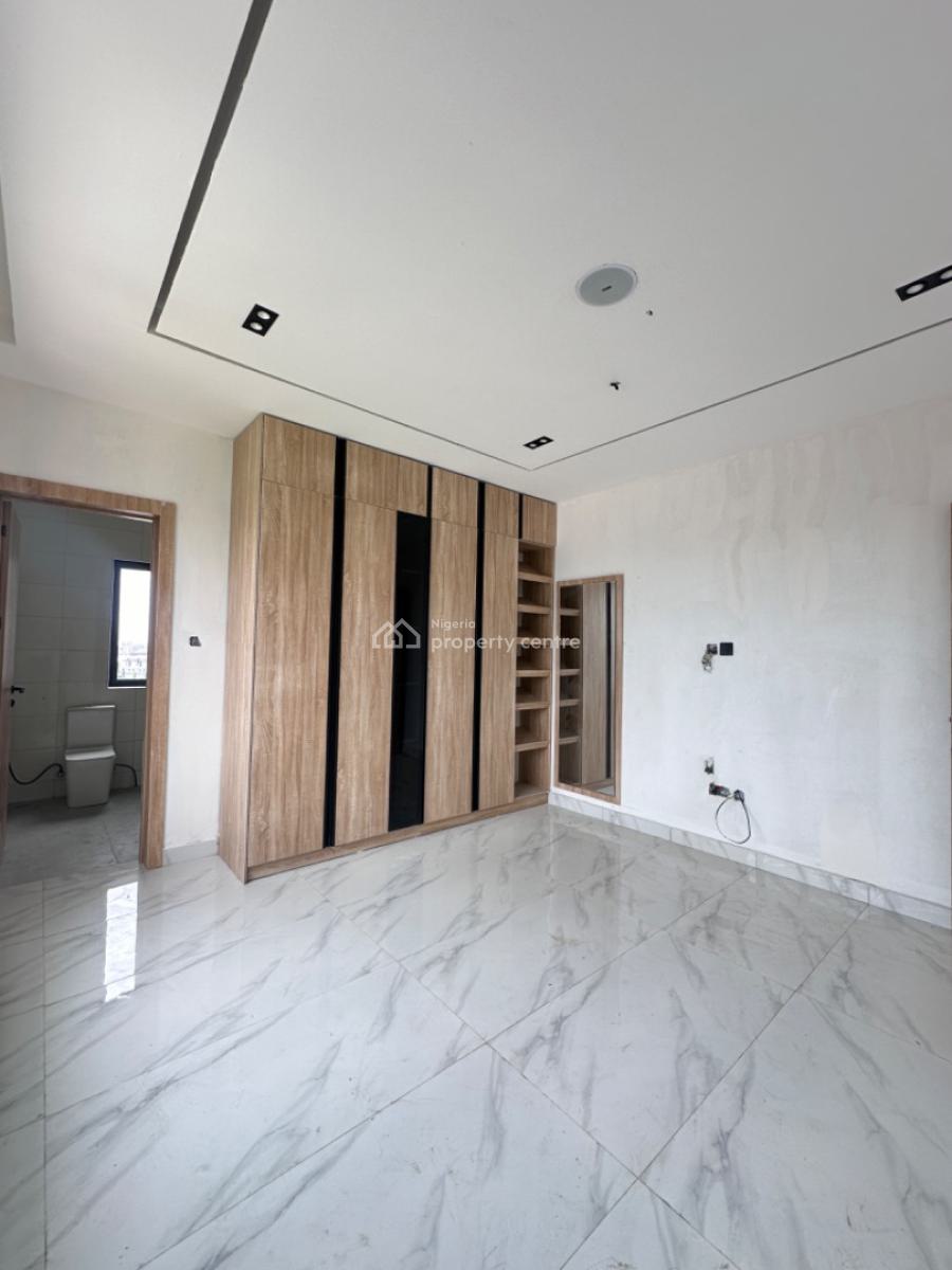 Clean 2bedroom Apartment with Bq in Lekki Phase 1, Freedom Way, Lekki Phase 1, Lekki, Lagos, Block of Flats for Sale