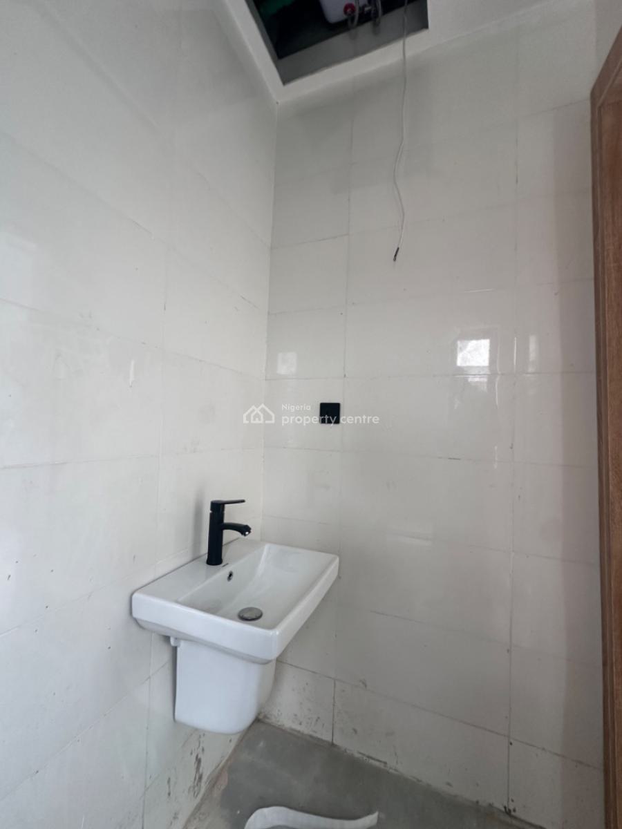 Clean 2bedroom Apartment with Bq in Lekki Phase 1, Freedom Way, Lekki Phase 1, Lekki, Lagos, Block of Flats for Sale