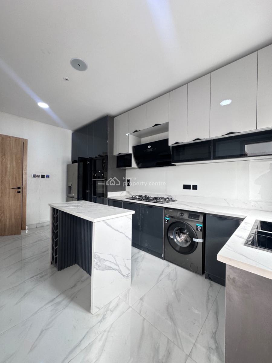 Clean 2bedroom Apartment with Bq in Lekki Phase 1, Freedom Way, Lekki Phase 1, Lekki, Lagos, Block of Flats for Sale