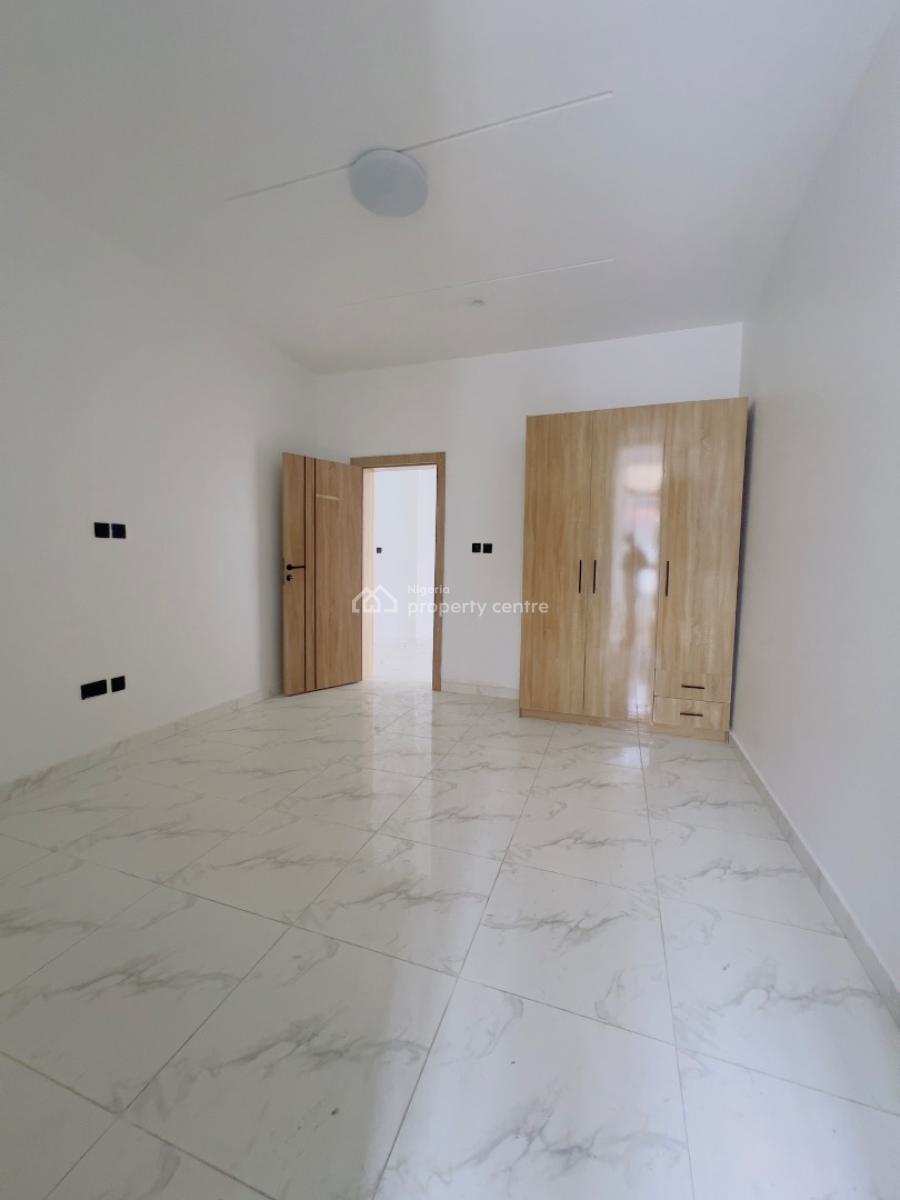 Serviced 3bedroom Apartment with Bq, Ologolo, Lekki, Lagos, Flat / Apartment for Rent