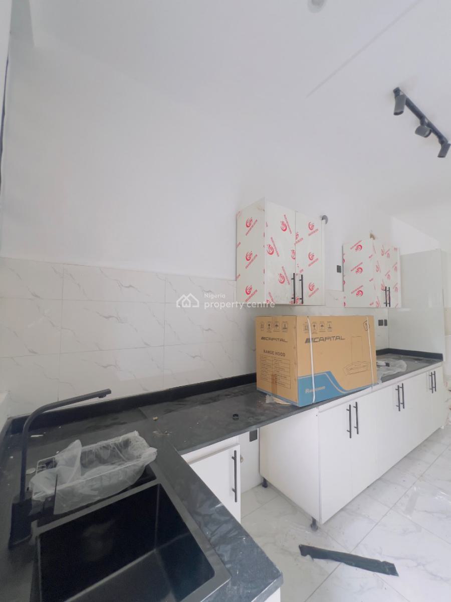 Serviced 3bedroom Apartment with Bq, Ologolo, Lekki, Lagos, Flat / Apartment for Rent