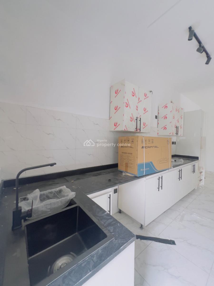 Serviced 3bedroom Apartment with Bq, Ologolo, Lekki, Lagos, Flat / Apartment for Rent