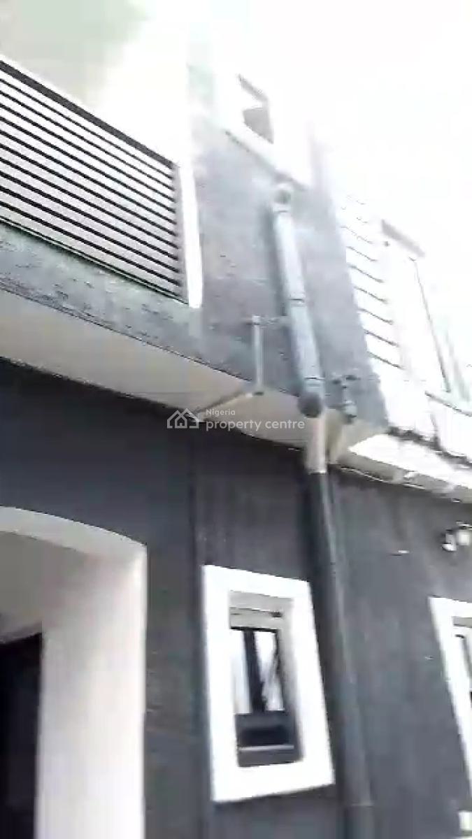 Distress 4 Bedroom Duplex and Bq, Bucknor, Off Isheri Jakande Road, Isolo, Lagos, Block of Flats for Sale