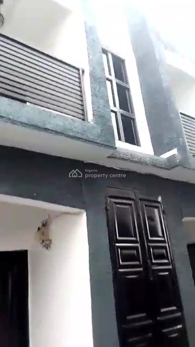 Distress 4 Bedroom Duplex and Bq, Bucknor, Off Isheri Jakande Road, Isolo, Lagos, Block of Flats for Sale