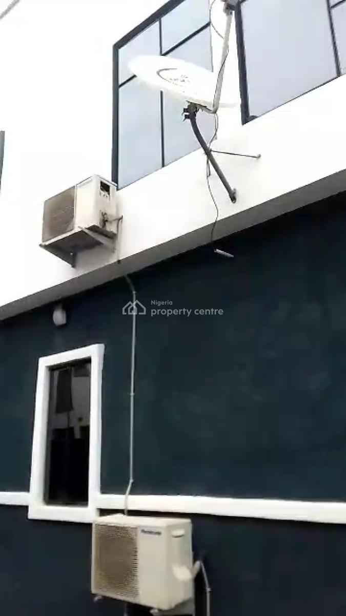 Distress 4 Bedroom Duplex and Bq, Bucknor, Off Isheri Jakande Road, Isolo, Lagos, Block of Flats for Sale