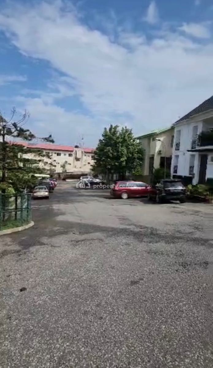 a Standard  Well Spacious 4 Bedroom Duplex, Wuse 2, Abuja, Semi-detached Duplex for Rent