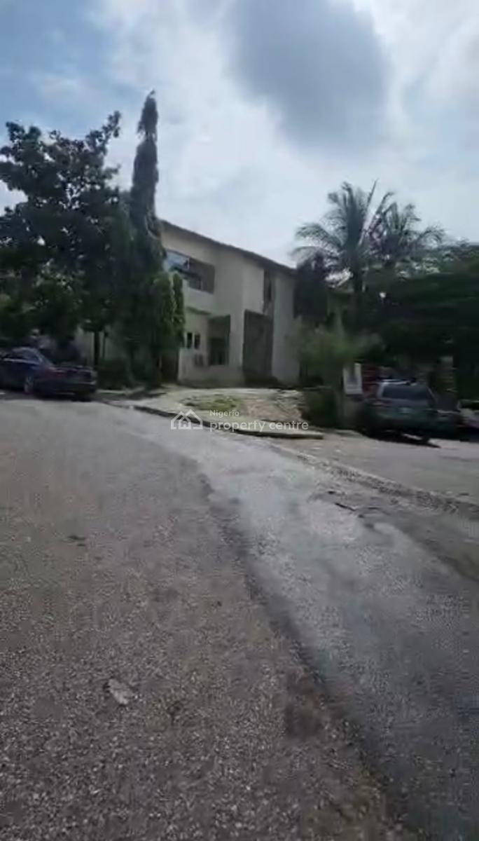 a Standard  Well Spacious 4 Bedroom Duplex, Wuse 2, Abuja, Semi-detached Duplex for Rent