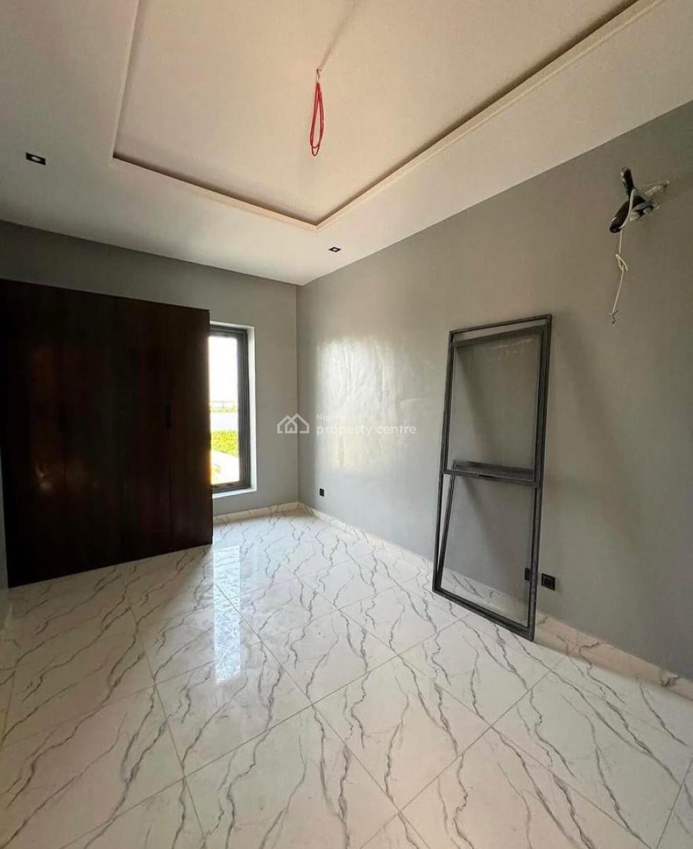 Beautifully Built 2 Bedroom Apartment, Lekki Phase 1, Lekki, Lagos, Flat / Apartment for Sale