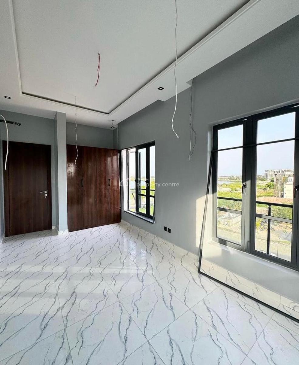 Beautifully Built 2 Bedroom Apartment, Lekki Phase 1, Lekki, Lagos, Flat / Apartment for Sale