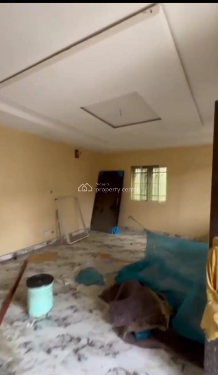 Spacious 3 Bedroom Up N Down Flat, All Round Tilled with 2toilet 2bath, Sholuyi, Gbagada Phase 1, Gbagada, Lagos, Flat / Apartment for Rent