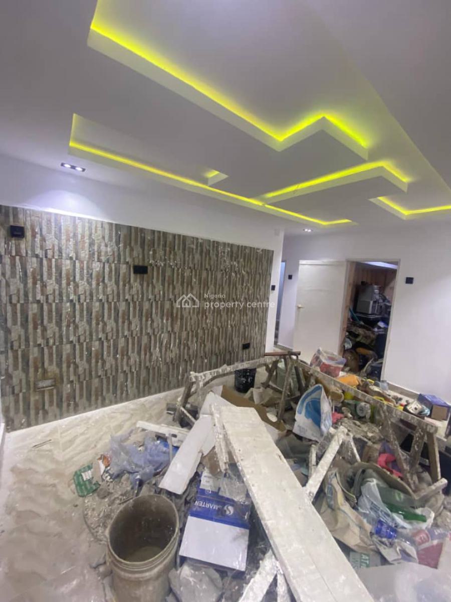 Newly Renovated 2bedroom Apartment Off Ishaga, Surulere, Off Ishaga, Surulere, Lagos, Flat / Apartment for Rent