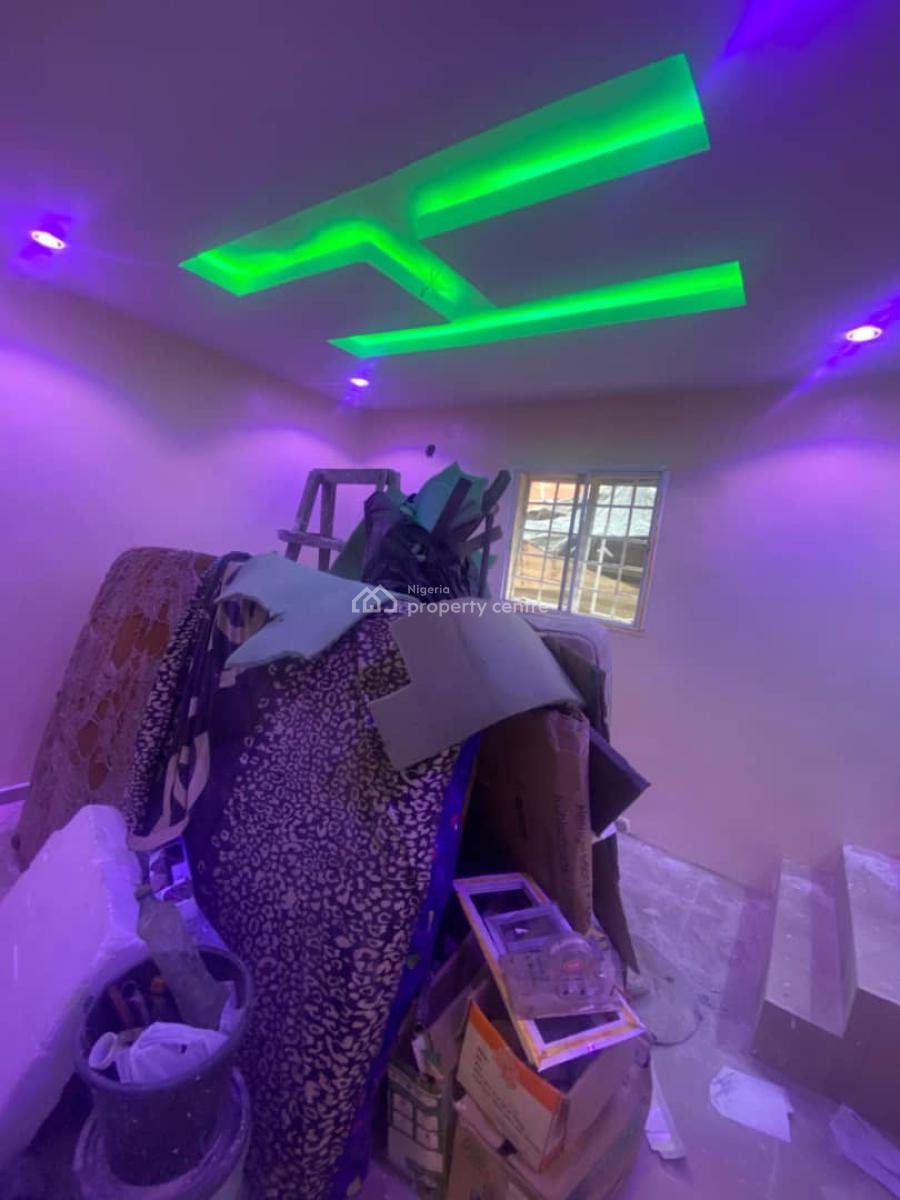 Newly Renovated 2bedroom Apartment Off Ishaga, Surulere, Off Ishaga, Surulere, Lagos, Flat / Apartment for Rent
