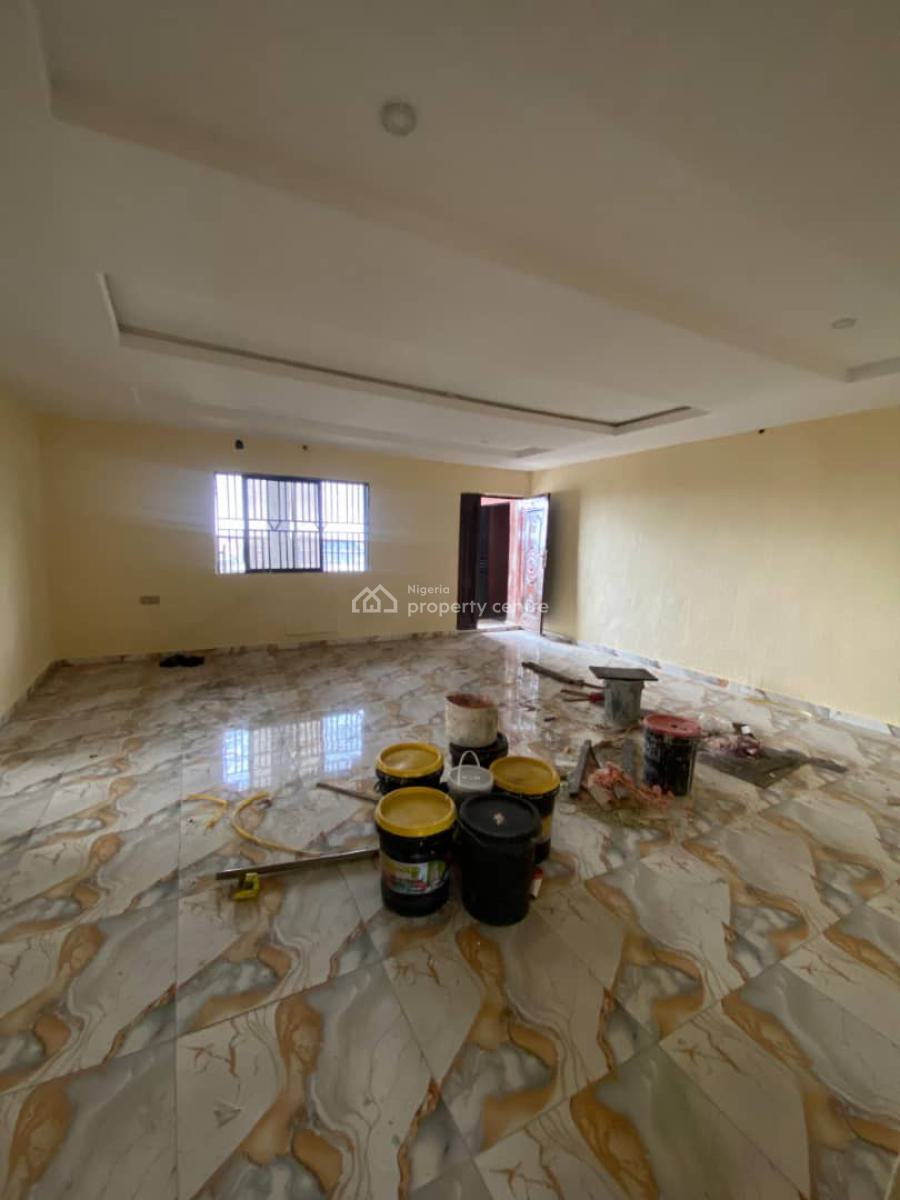 Newly Renovated 2bedroom Apartment Off Ishaga, Surulere, Off Ishaga, Surulere, Lagos, Flat / Apartment for Rent