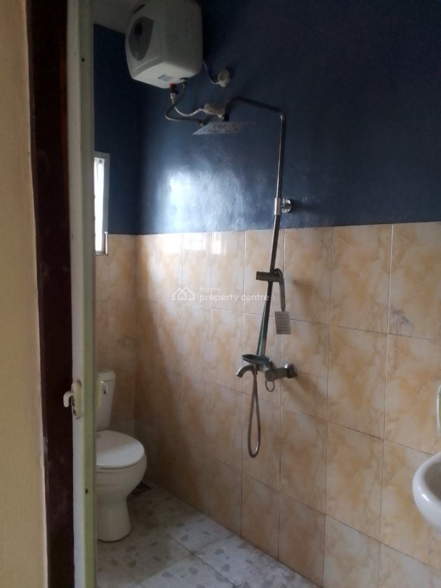 Newly Renovated and Very Spacious 3bedroom Flat at Gbagada, Gbagada Lagos, Gbagada, Lagos, Flat / Apartment for Rent