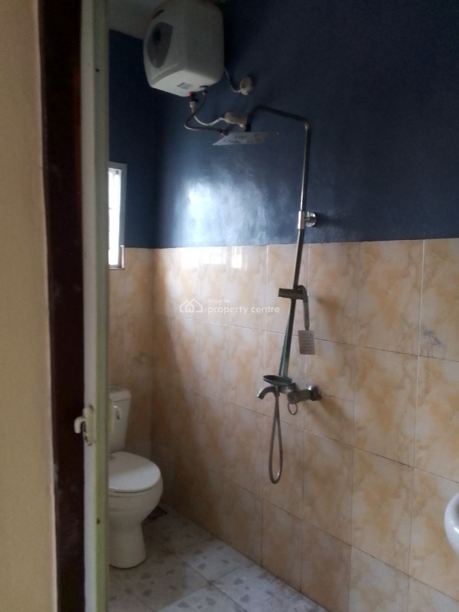 Newly Renovated and Very Spacious 3bedroom Flat at Gbagada, Gbagada Lagos, Gbagada, Lagos, Flat / Apartment for Rent