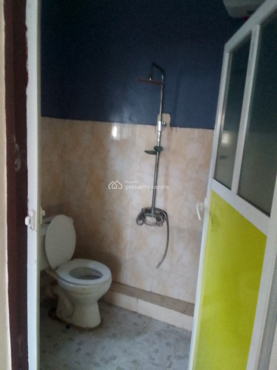 Newly Renovated and Very Spacious 3bedroom Flat at Gbagada, Gbagada Lagos, Gbagada, Lagos, Flat / Apartment for Rent