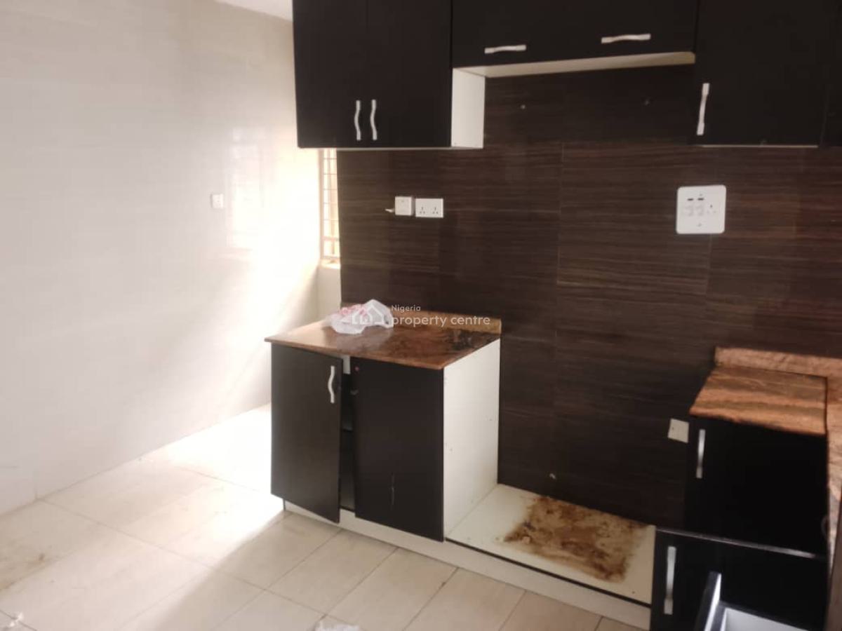 Renovated 3 Bedrooms Apartment, Main, Gwarinpa, Abuja, Flat / Apartment for Rent