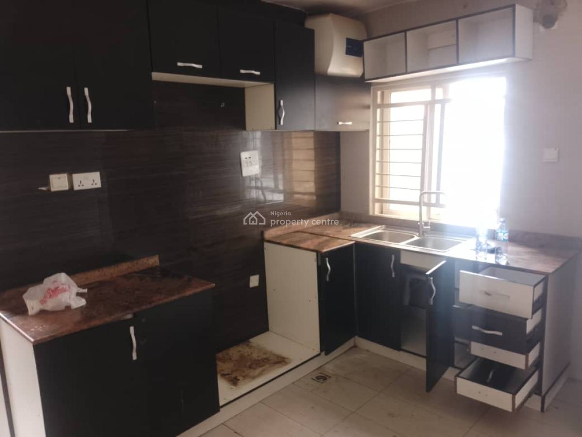 Renovated 3 Bedrooms Apartment, Main, Gwarinpa, Abuja, Flat / Apartment for Rent