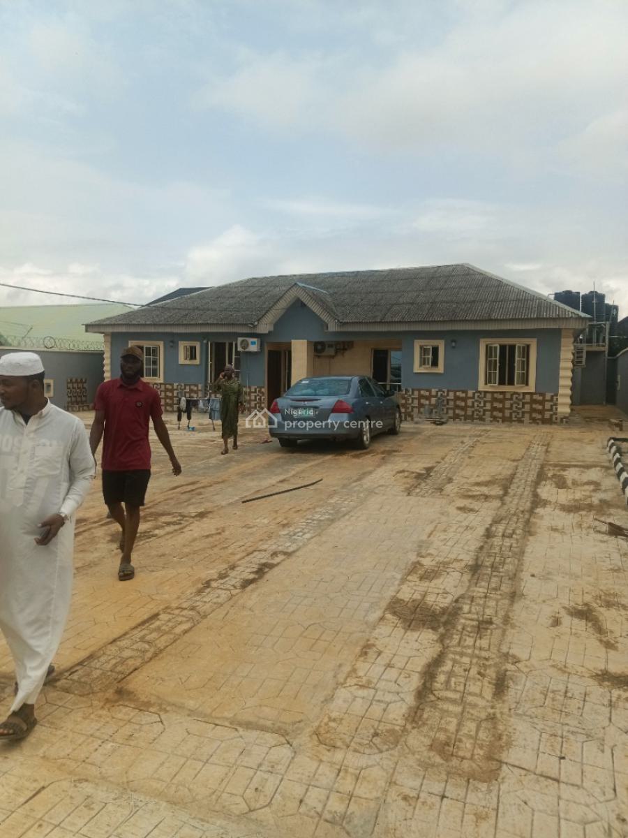 4 Bedroom Bungalow with a Shop, Agunfoye, Igbogbo, Ikorodu, Lagos, Detached Bungalow for Sale