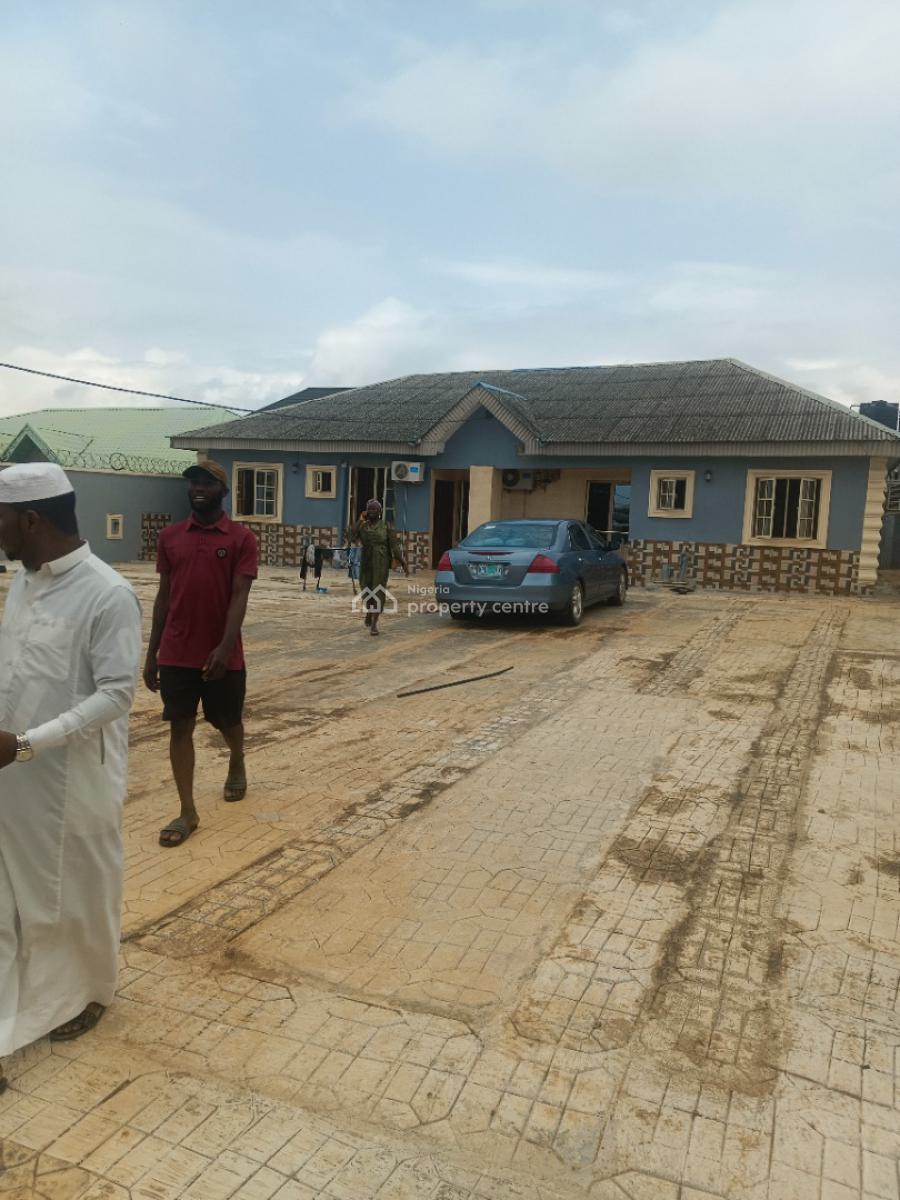 4 Bedroom Bungalow with a Shop, Agunfoye, Igbogbo, Ikorodu, Lagos, Detached Bungalow for Sale