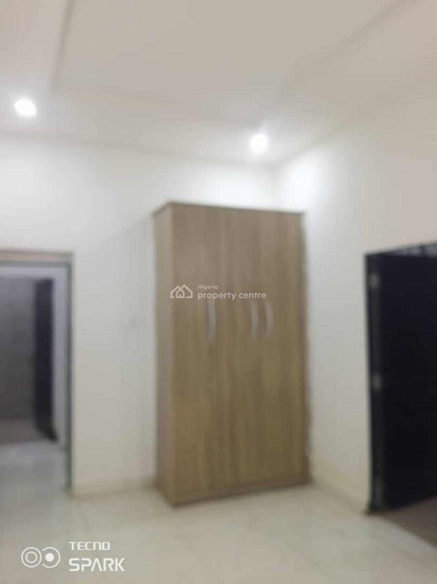 Neat 3 Bedrooms Flat Tarred Road, Wuye, Abuja, Flat / Apartment for Rent