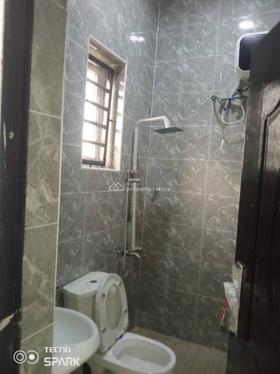 Neat 3 Bedrooms Flat Tarred Road, Wuye, Abuja, Flat / Apartment for Rent