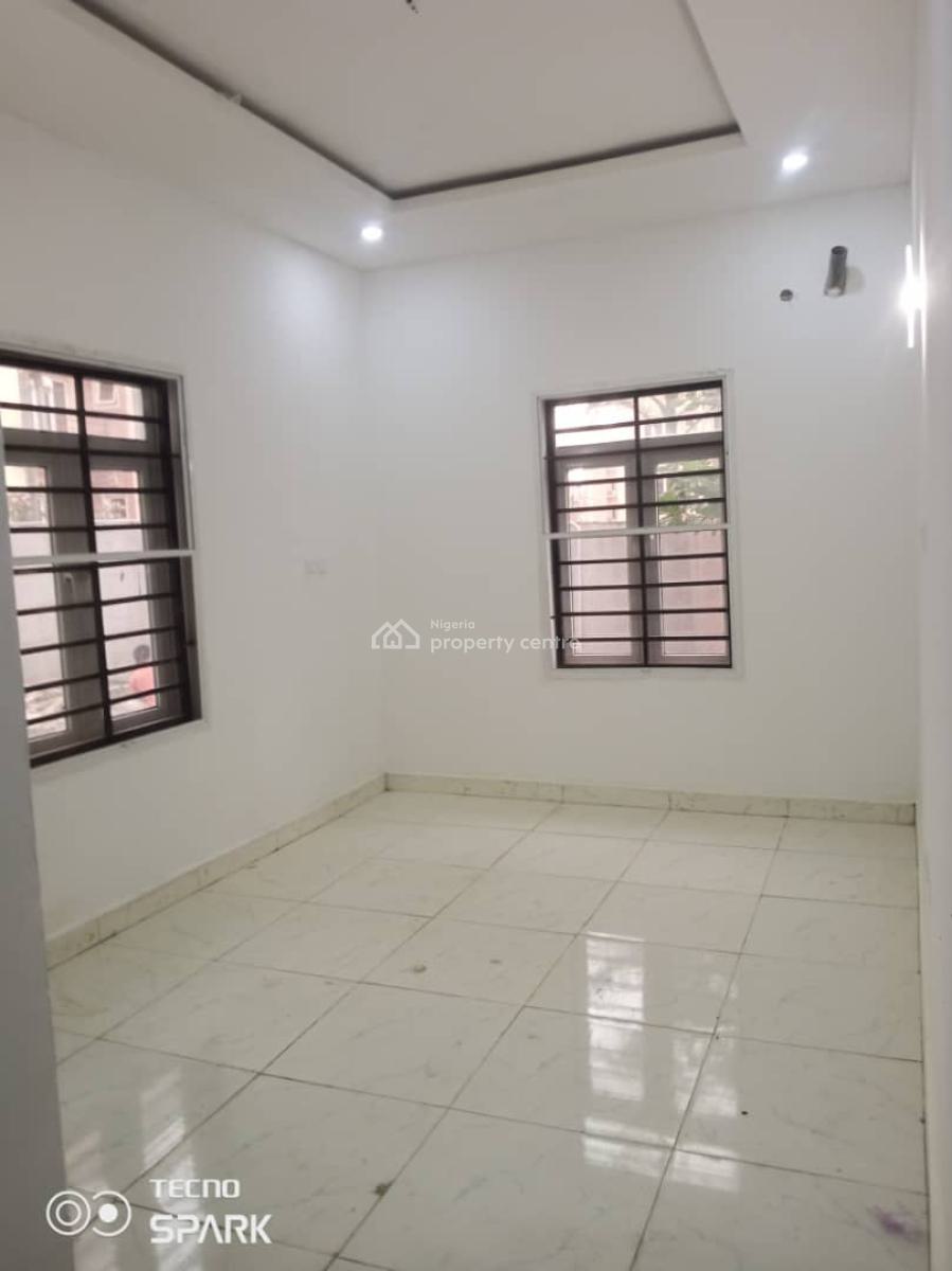 Neat 3 Bedrooms Flat Tarred Road, Wuye, Abuja, Flat / Apartment for Rent