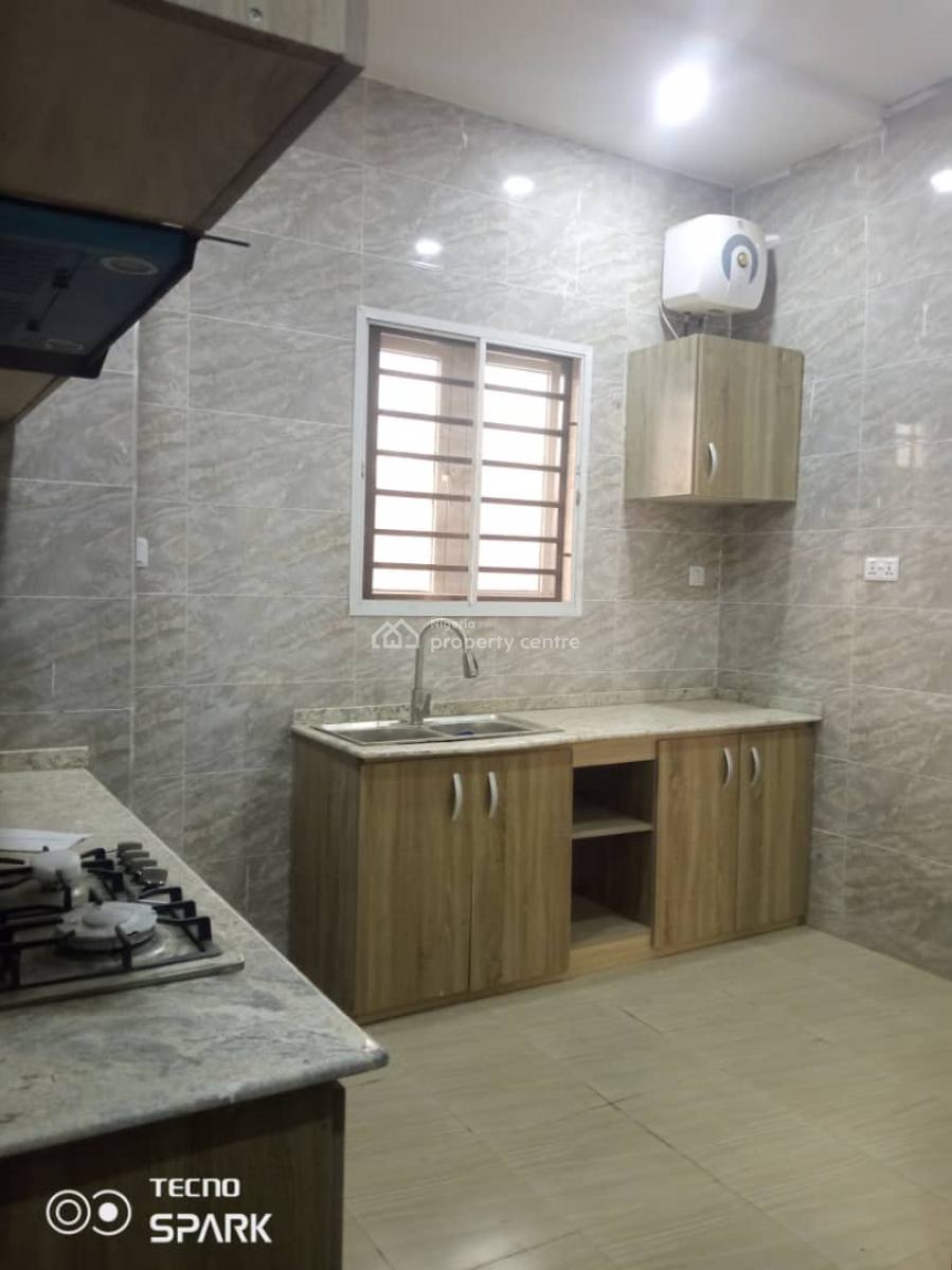 Neat 3 Bedrooms Flat Tarred Road, Wuye, Abuja, Flat / Apartment for Rent