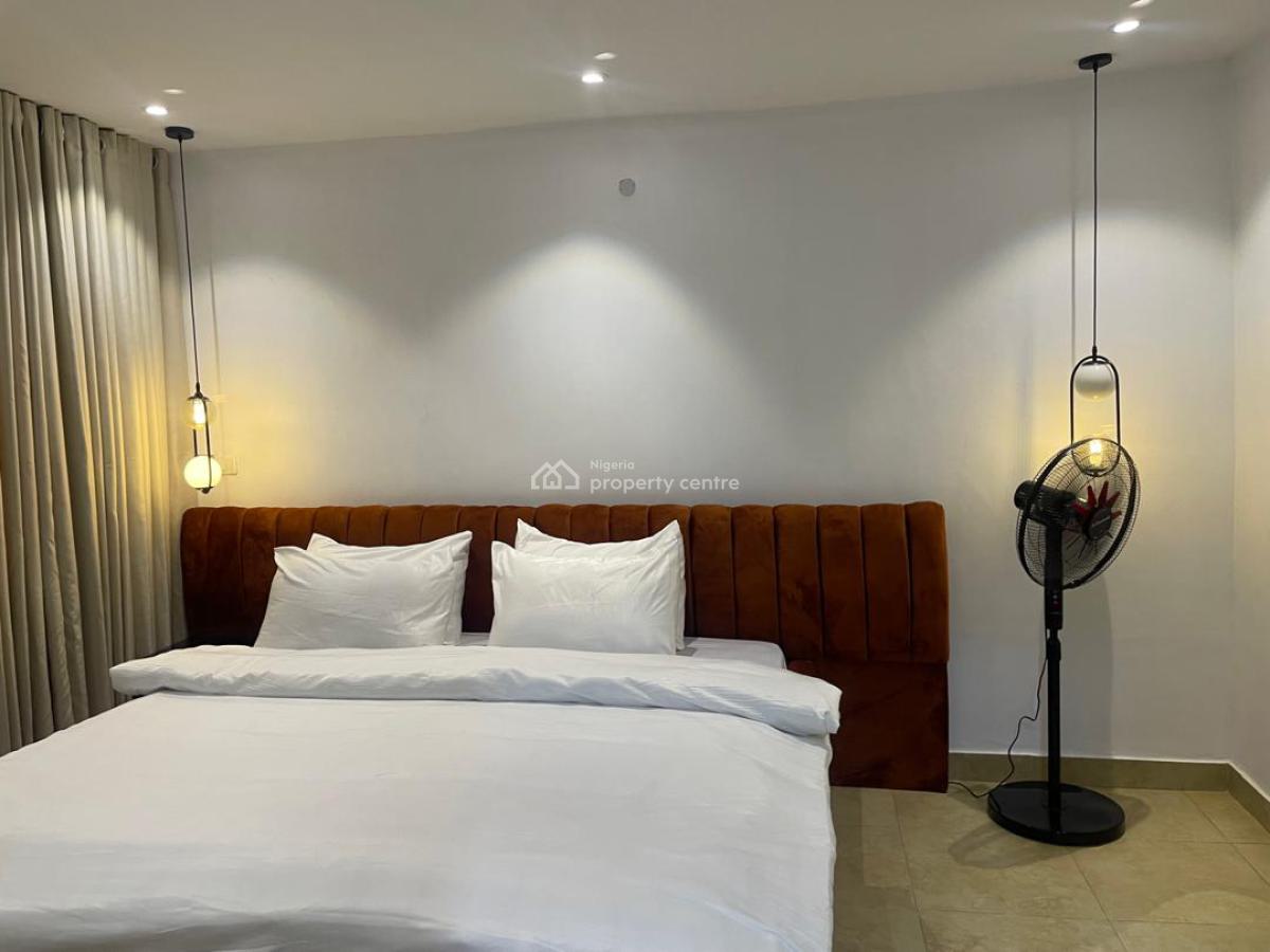 Luxury 3-bedroom Apartment, Gra Phase 2, Magodo, Lagos, Flat / Apartment Short Let
