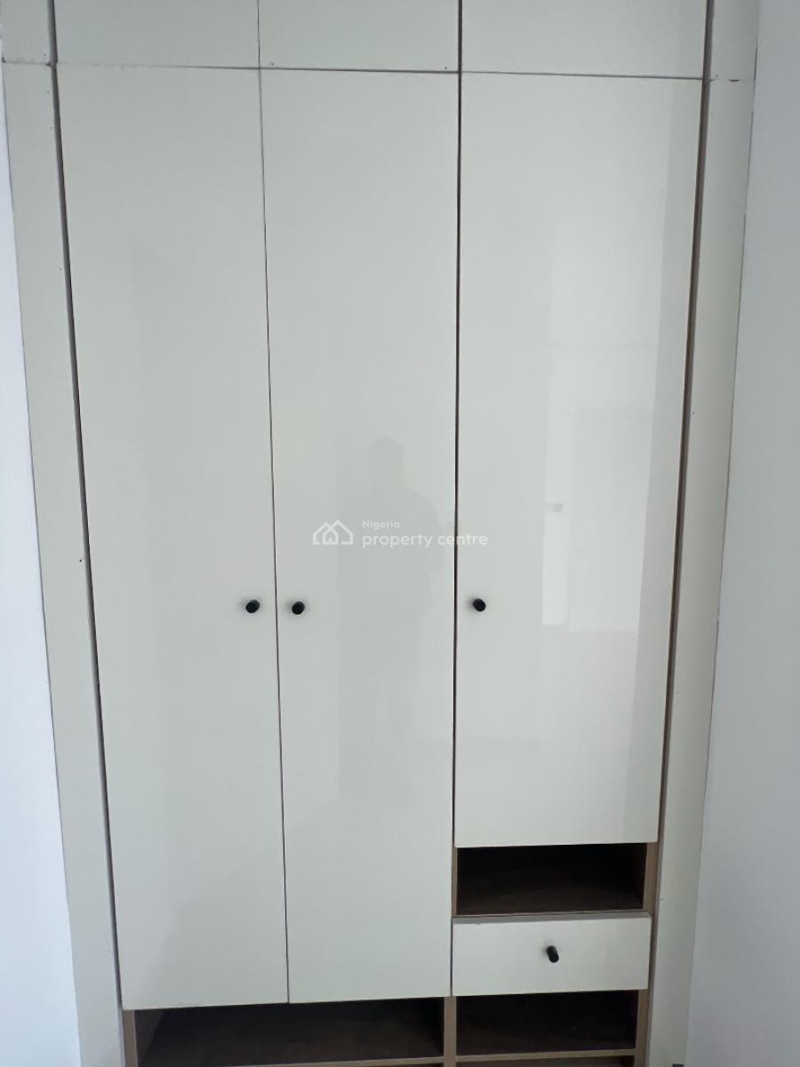 Luxurious 3 Bedroom Apartment with Communal Pool, Gym, Elevator and Bq, Lekki Phase 1, Lekki, Lagos, Flat / Apartment for Sale