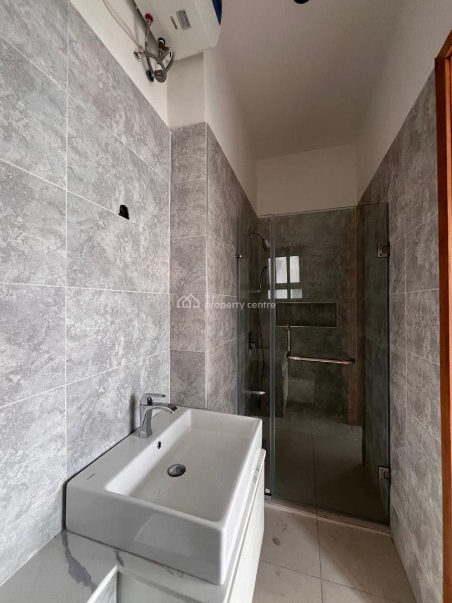 Stunning 2 Bedroom Apartment with Swimming Pool and Elevators, Stunning 2 Bedroom Apartment with Swiming Pool and Elevator in Ologolo, Lekki, Lagos, Block of Flats for Sale