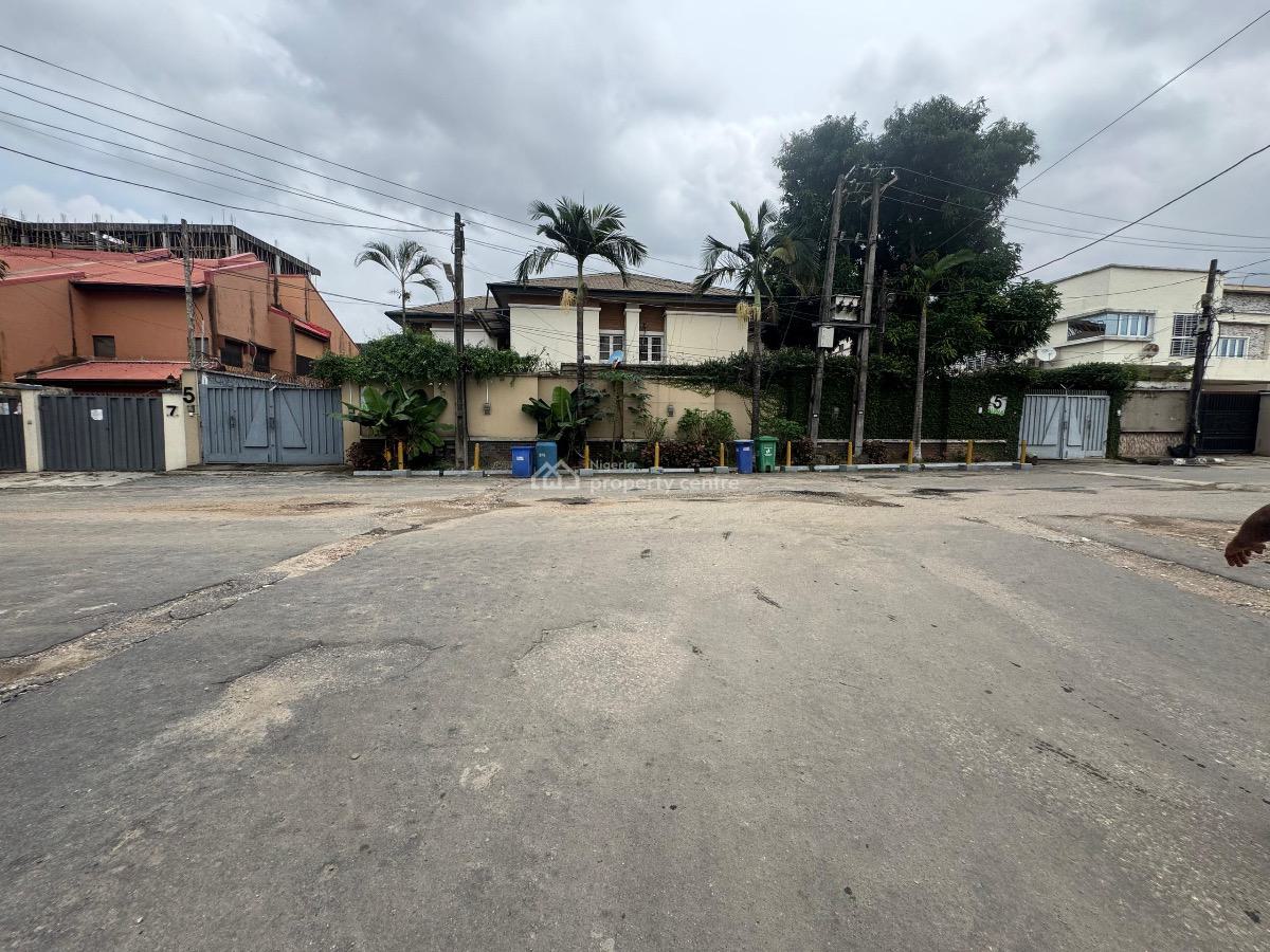 a Corner Peice Land Measuring 1380sqm with a Demolishable Structure, Adeniyi Jones, Ikeja, Lagos, Land for Sale
