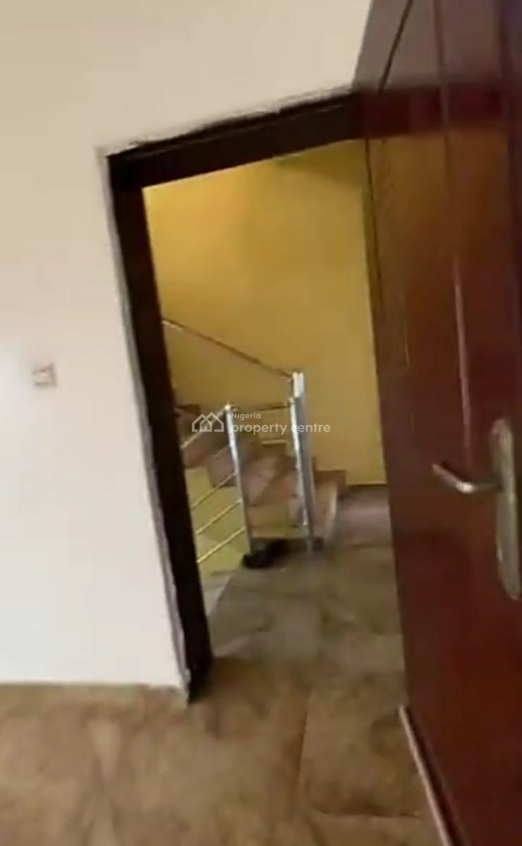 Well Built and Serviced Room and Parlour Apartment (sharing Kitchen), Chisco, Ikate, Lekki, Lagos, Mini Flat (room and Parlour) for Rent