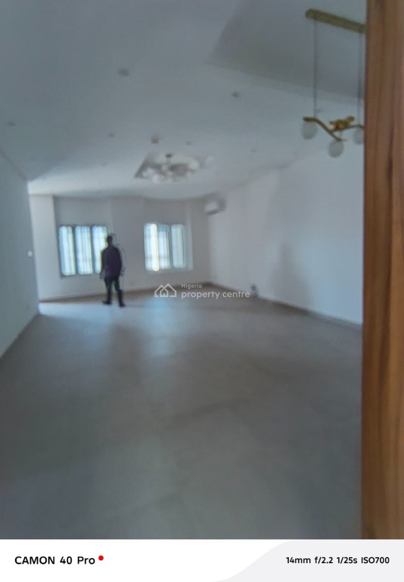 Big and Massive Room Selfcon in Ikate, Bayo Dahunsi Street, Lekki Phase 1, Lekki, Lagos, Self Contain (single Rooms) for Rent