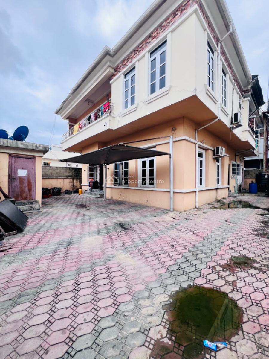 Super Distress 5 Bedroom Fully Detached Duplex with Bq, County Estate, Lekki, Lagos, Detached Duplex for Sale