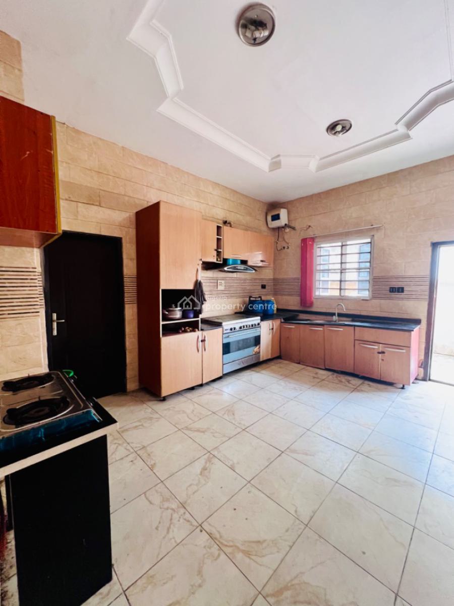 Super Distress 5 Bedrooms Fully Detached Duplex with Bq, County Estate, Ikota, Lekki, Lagos, Detached Duplex for Sale