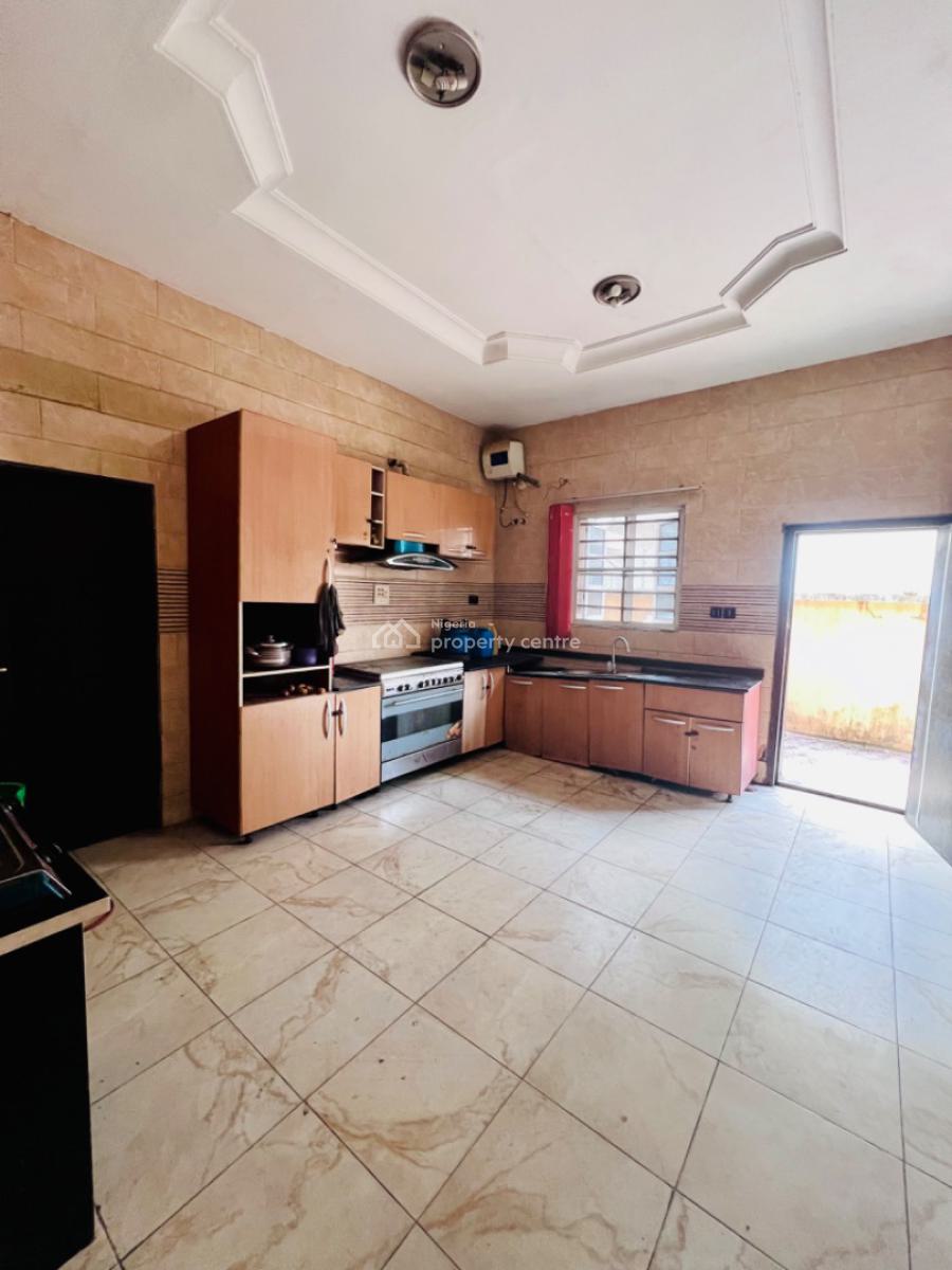 Super Distress 5 Bedrooms Fully Detached Duplex with Bq, County Estate, Ikota, Lekki, Lagos, Detached Duplex for Sale