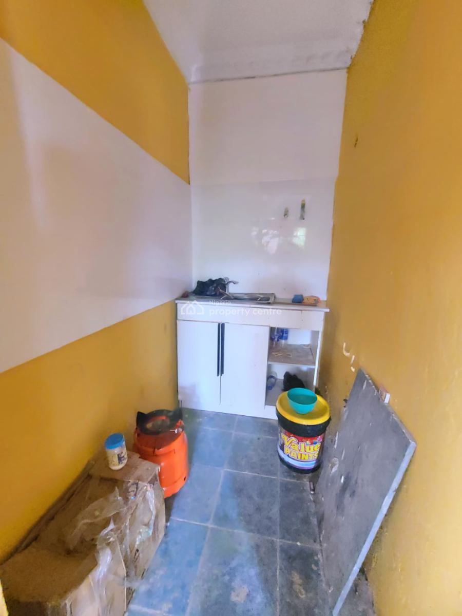 Sharp and Spacious Mini Flat, Ado Road, Oke Ira, Ajah, Lagos, Mini Flat (room and Parlour) for Rent