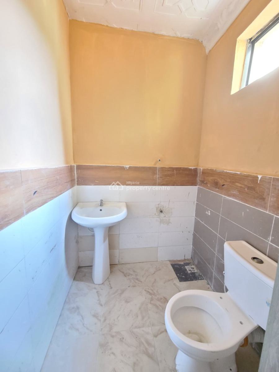 Sharp and Spacious Mini Flat, Ado Road, Oke Ira, Ajah, Lagos, Mini Flat (room and Parlour) for Rent