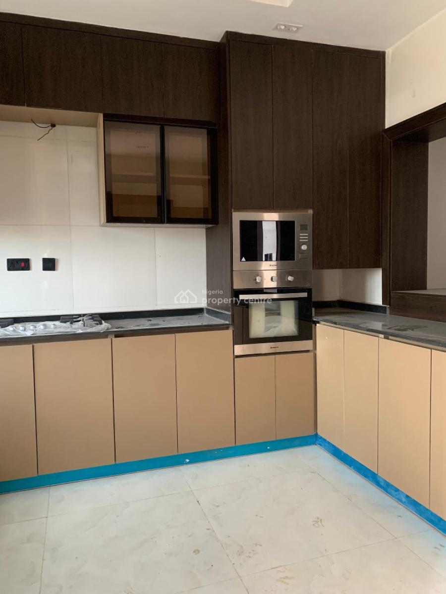 Excellently Finished & Well Built 3beds Apartment, Off Olusegun Obasanjo Way, Wuye, Abuja, Flat / Apartment for Sale
