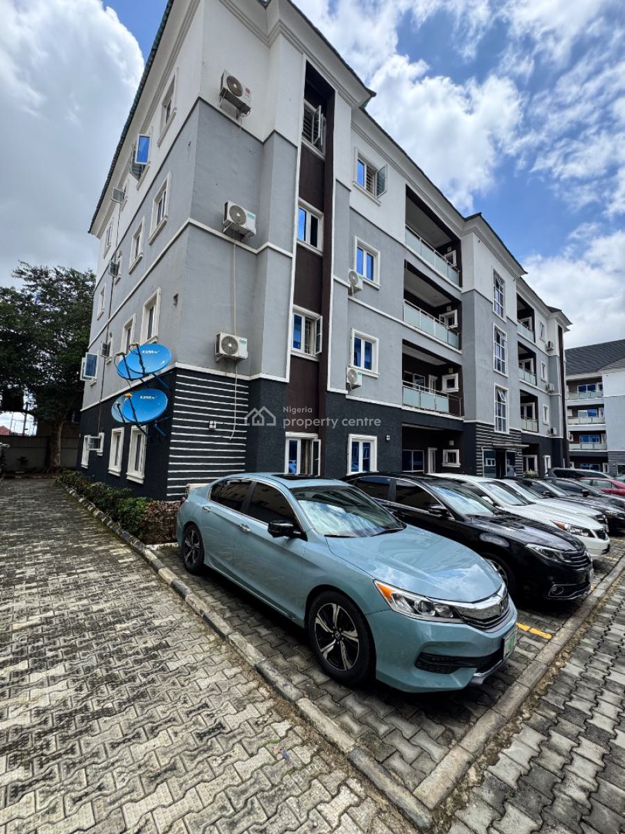 Stunning & Massively Spacious 3beds Apartment with Bq, Off Olusegun Obasanjo Way, Wuye, Abuja, Flat / Apartment for Sale